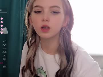 webcam girl small_blondee image #5463599