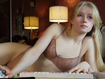 webcam girl bestblondiiecb image #6434332