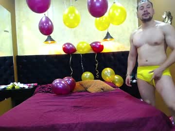 webcam couple girls_and_cornelio image #813514