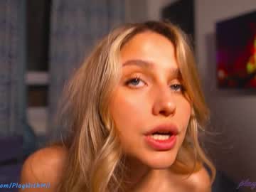 webcam girl playwithmil image #6539190