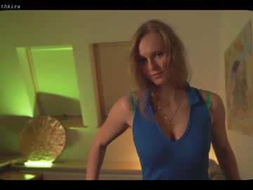 webcam girl chillwithkira image #1746512