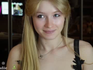 webcam girl bestblondiiecb image #6701257