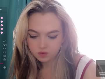 webcam girl small_blondee image #5283383