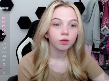 webcam girl small_blondee image #4310957