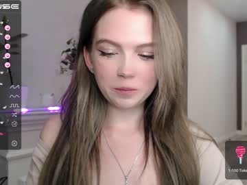 webcam girl small_blondee image #2773526