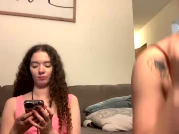 webcam couple kylieexoxoxo2432 image #6115363