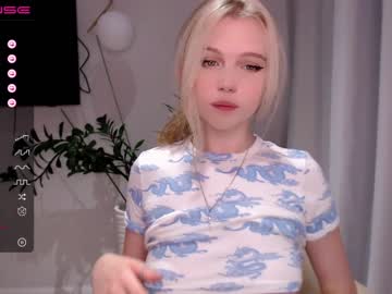 webcam girl small_blondee image #2471148