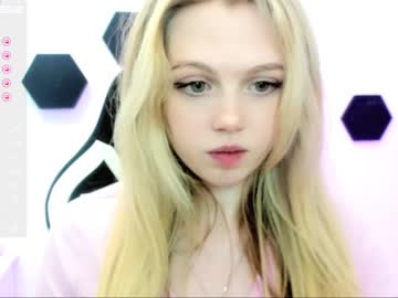 webcam girl small_blondee image #3987469