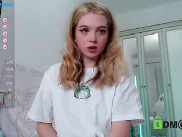 webcam girl small_blondee image #3437341