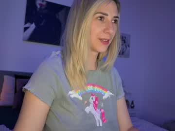 webcam girl allayah image #4059447