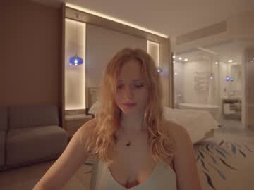 webcam girl chillwithkira image #504667