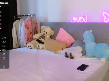 webcam girl small_blondee image #4597333