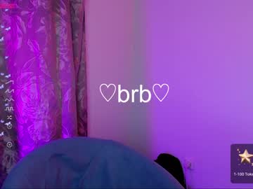 webcam girl small_blondee image #4099196