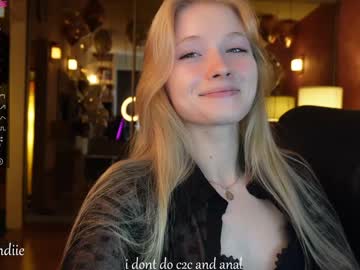 webcam girl bestblondiiecb image #3970055