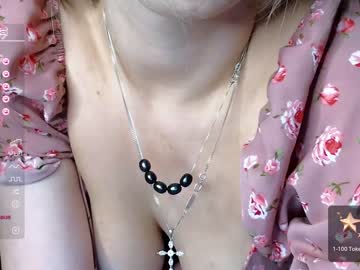 webcam girl small_blondee image #5192427
