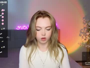 webcam girl small_blondee image #4610576