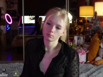 webcam girl bestblondiiecb image #6020097