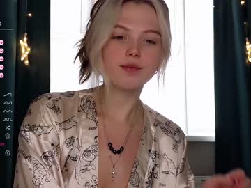 webcam girl small_blondee image #5174973