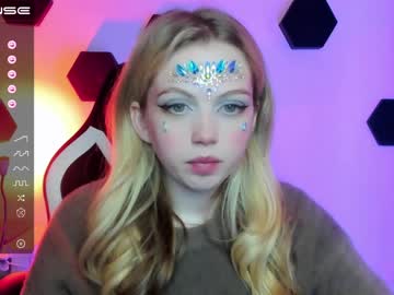 webcam girl small_blondee image #3965540
