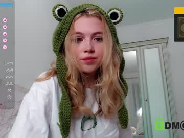 webcam girl small_blondee image #3437053
