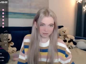 webcam girl small_blondee image #1324295
