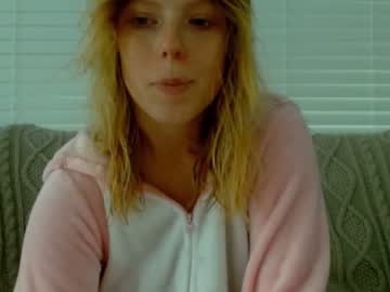 webcam girl crimsonxrapture image #915161