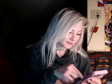 webcam girl kipsy420 image #3107478
