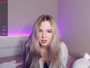 webcam girl small_blondee image #75555
