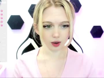 webcam girl small_blondee image #3987576