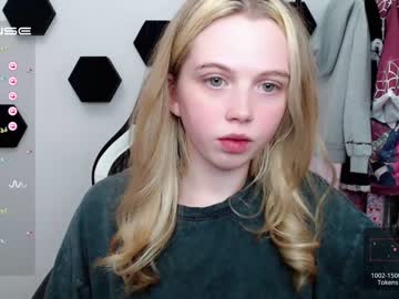 webcam girl small_blondee image #4311941