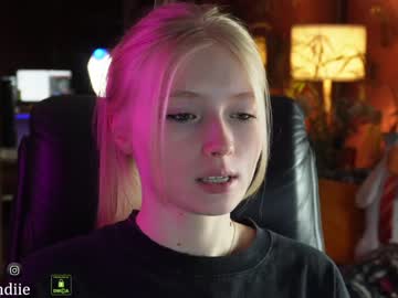 webcam girl bestblondiiecb image #5725740