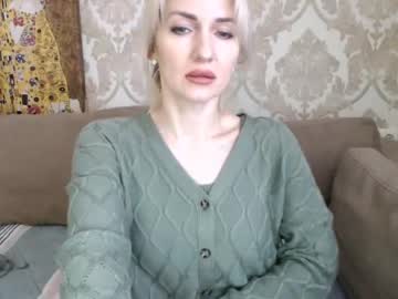 webcam girl mallinia image #977140