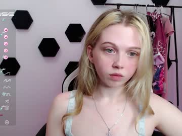 webcam girl small_blondee image #4317903