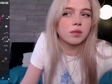 webcam girl small_blondee image #1615620