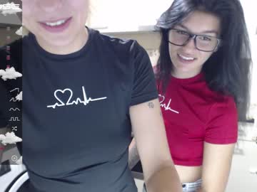 webcam couple maya_and_guests image #2360581