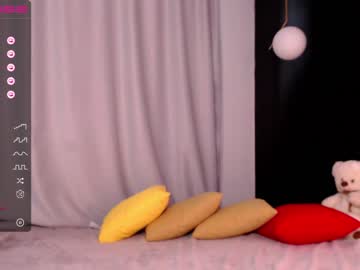 webcam girl small_blondee image #2478583