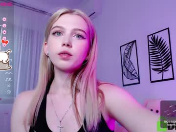 webcam girl small_blondee image #3380793