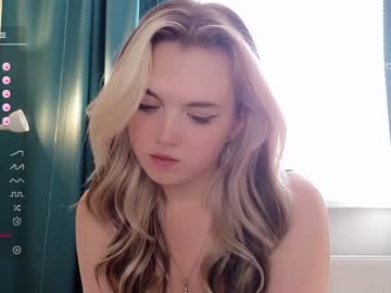 webcam girl small_blondee image #5305785