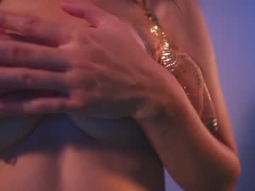 webcam girl lucie_beltran image #5999295