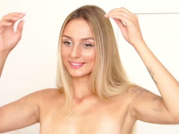 webcam girl artease image #5261904