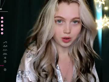 webcam girl small_blondee image #5112141
