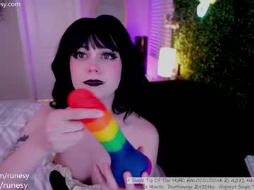 webcam girl runesy image #6704051