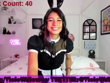 webcam girl violetttflowers image #655195