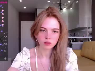 webcam girl small_blondee image #1879149