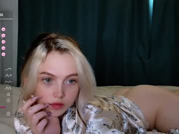 webcam girl small_blondee image #5111966
