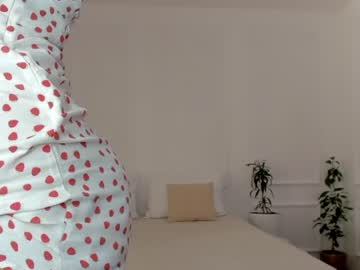 webcam girl rennatha21 image #2477992