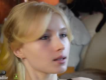 webcam girl bestblondiiecb image #6405663