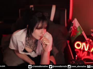 webcam girl raven_alternative image #5797386