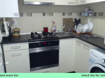 webcam couple maya_and_guests image #1334439