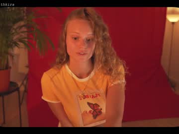 webcam girl chillwithkira image #2056343